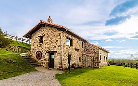Cabaña pasiega cerca de Cabáceno y Liérganes